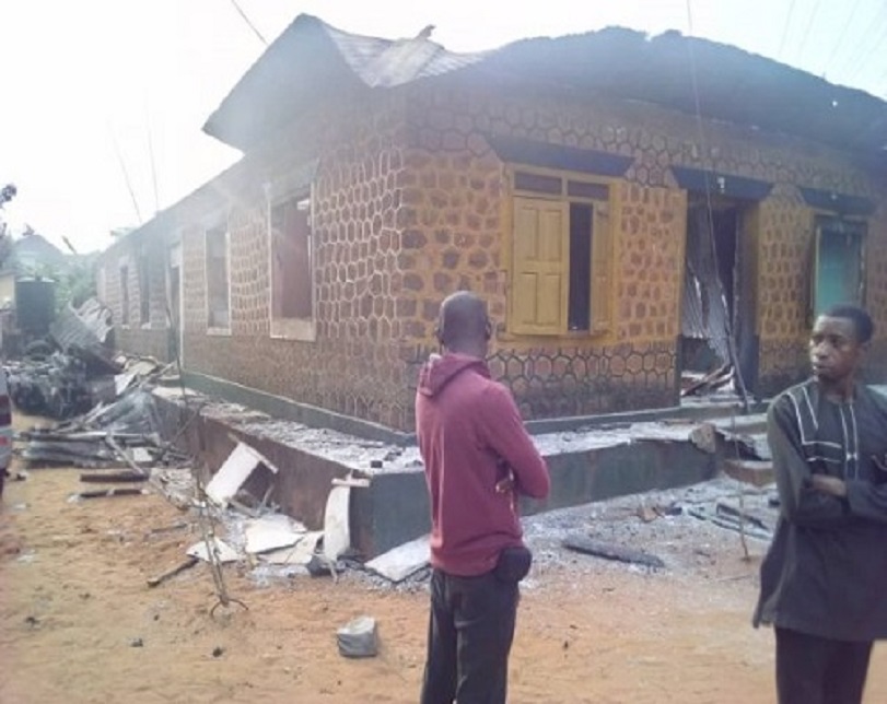 Thugs Beat Up Policemen, Set Police Station On Fire (Photos) - Hyve.ng